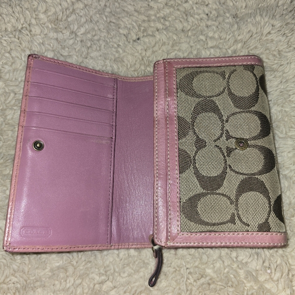 Coach Conpact Wallet. Tan Monogram Canvas With Leather Trim. EUC - Picture 8 of 12